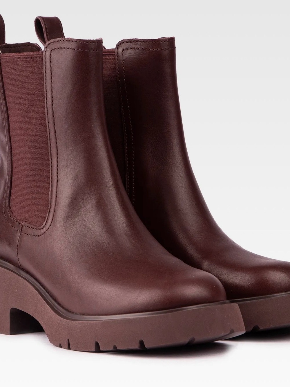 Camper - Milah Women's Chelsea Lug Sole Boot - Burgundy